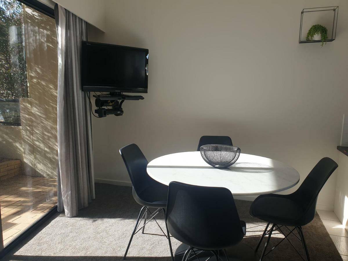 Metung Waters Motel And Apartments מראה חיצוני תמונה